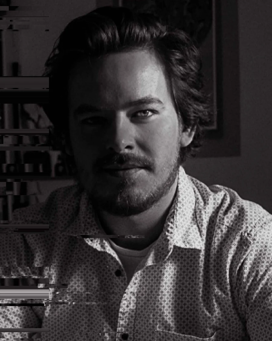 Arthur Diener am Schreibtisch
